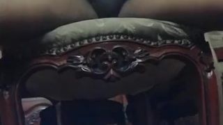 cogiendo en la silla