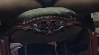 cogiendo en la silla