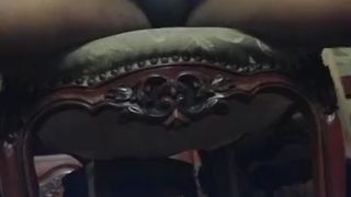 cogiendo en la silla