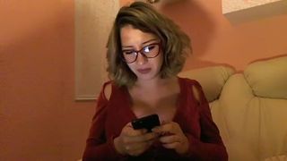 Dollmorena loves her iPhone