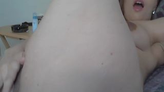 Ivy Skies shows you how she rides in tip recording