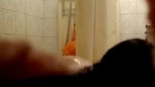 Espiada en la ducha a mi hermana 2