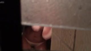 Espiando ala prima en la ducha 2