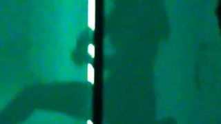 Espiando ala becina 1