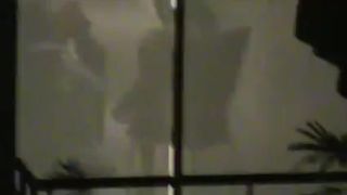 Espiando ala becina 1