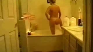 Skye Blue And Summer Cummings - milk Bath