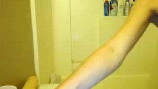 Tinyprincess18 plays with giant dildo in bath in cam recording 2016 May 30 065558