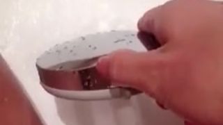 lindsey vonn - shower her pussy