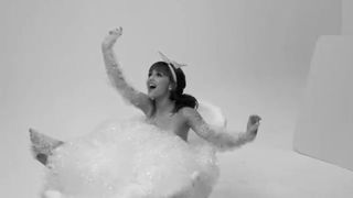 ariana grande - nude taking a bath