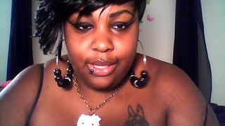 ZhariaxxJune_chubby black webcam girl_2013 imlive.com
