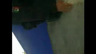 Espiando a la colegiala en el parque cogiendo