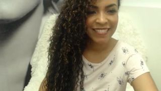 2.0 Niaharris is an hot girl