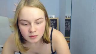emma_whites 2018-01-03_New model debut on webcam 2