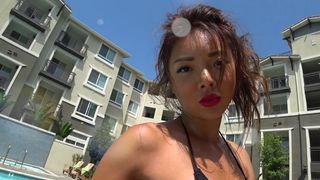 Ayumi Anime - BJ UNDER THE WATER - ASIAN FEET on PUBLIC