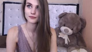 mmmm gorgeous babe shows tits