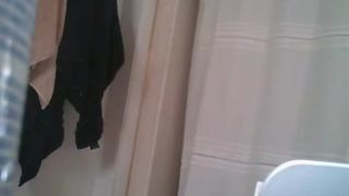 Espiandola En La Ducha 2