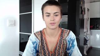 Candyhips squirts a lot in cam recording 2016 June 11 172430