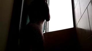 lua_xx 08042017 shower