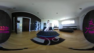 emily bloom leather lounge