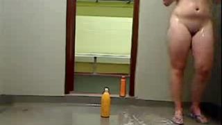 Camara Escondida En ;a Regadera