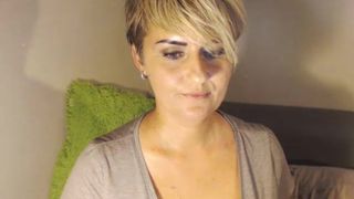 distraction - nice cleevage