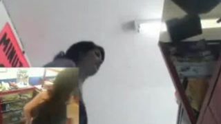 1Masturbandose En El Trabajo