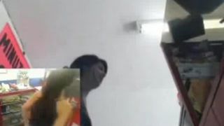 Joven Masturbandose En El Trabajo