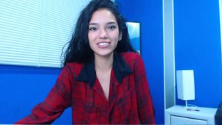 Makaylacortez dancing and flashing