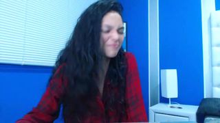 Makaylacortez dancing and flashing