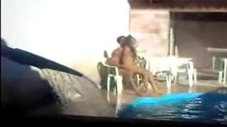 Espiando a mi primo y su novio en la alberca