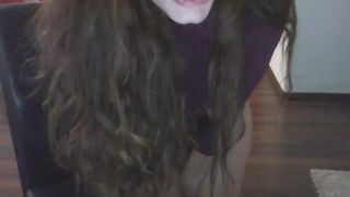 morena con consolador