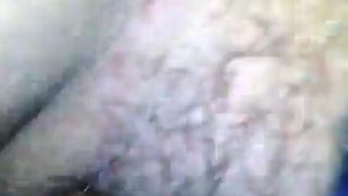 espiando a la hermana dormida