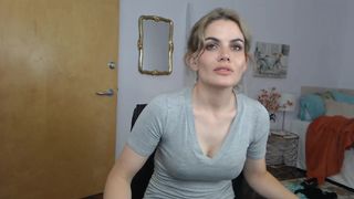 Who is this stunning SM beauty? 2