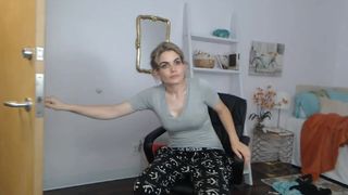 Who is this stunning SM beauty? 2