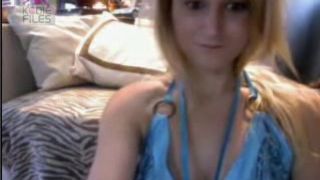 Neighbor showing me her sexy body on webcam