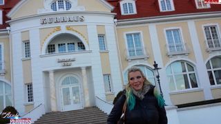 Aische Pervers Public Speed Blowjob Auf Rugen Mit Aische Pervers in private premium video