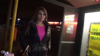 Aische Pervers Krass Vom Fremden An Der Bushaltestelle Gefickt 22.01.15 in private premium video