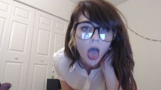 Elfiex Nerdy Teen Drools And Spits in private premium video