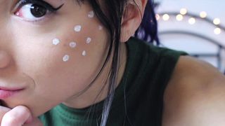 Kittykatluna Fawn Closeup Spreading And Fingering in private premium video