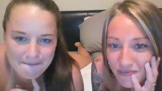 sexy babes lick eat finger pussies