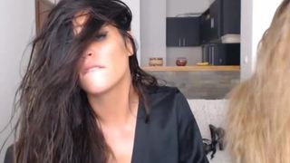 Ninafetishxxx3 Squirt Sloppy Kiss Cum on Feet
