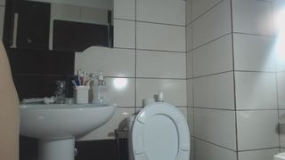 Desireduffy making self swirlies part 2