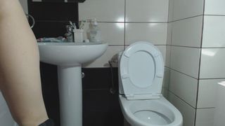 Desireduffy making self swirlies part 4