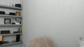 dreamy peach naked vibrate squirt