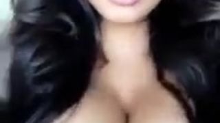 Abigail Ratchford CLEAVAGE !!