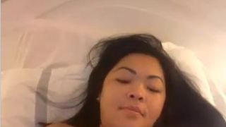 hawaiianfilipina from florida camming from bedroom