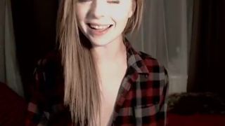 teen lillexie masturbating on live cam