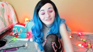 Tweetney blue hair 2017-12-07-09-49