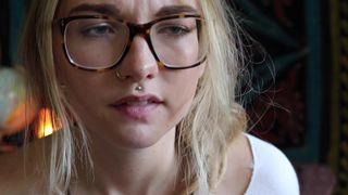 LilyIvy - Mom.Jeans-Hitachi.orgasm.in.mom.jeans-2016.11.19-720p