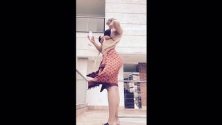 SOFIAnix showing off in a public pool